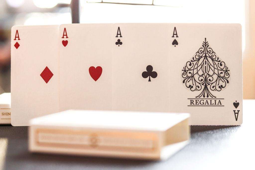 PlayingCardDecks.com-Regalia White Gold Luxury Playing Cards Cartamundi
