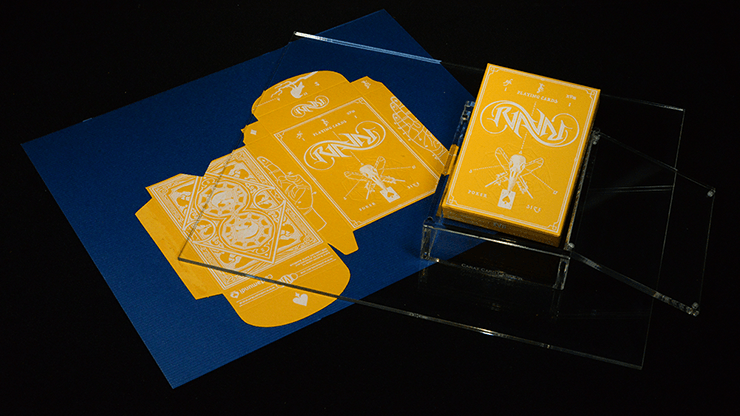 PlayingCardDecks.com-Carat X810R Right Sided Single Deck 8"x10" Display