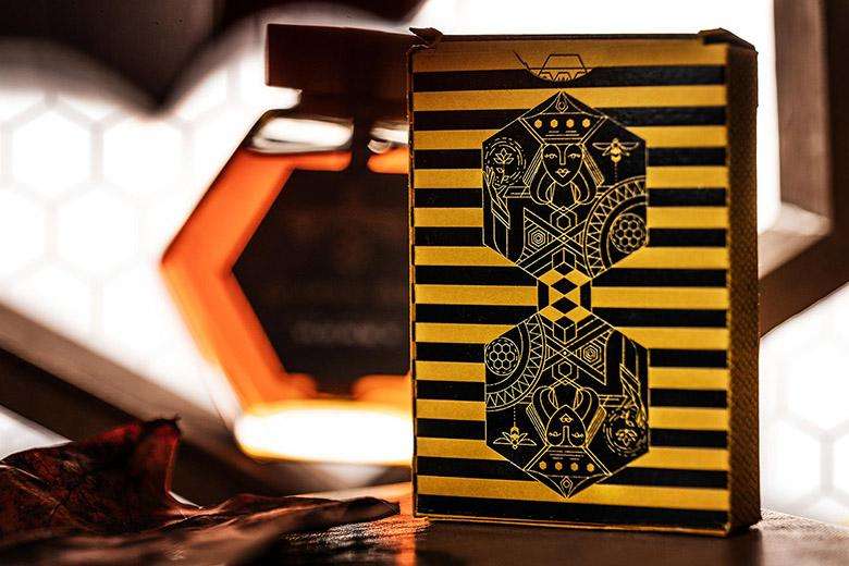 PlayingCardDecks.com-Queen Bee Playing Cards Cartamundi