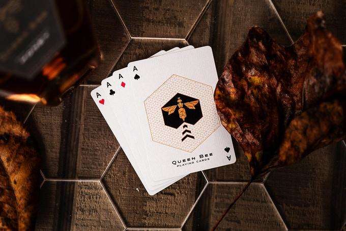 PlayingCardDecks.com-Queen Bee Playing Cards Cartamundi
