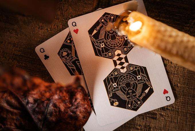 PlayingCardDecks.com-Queen Bee Playing Cards Cartamundi