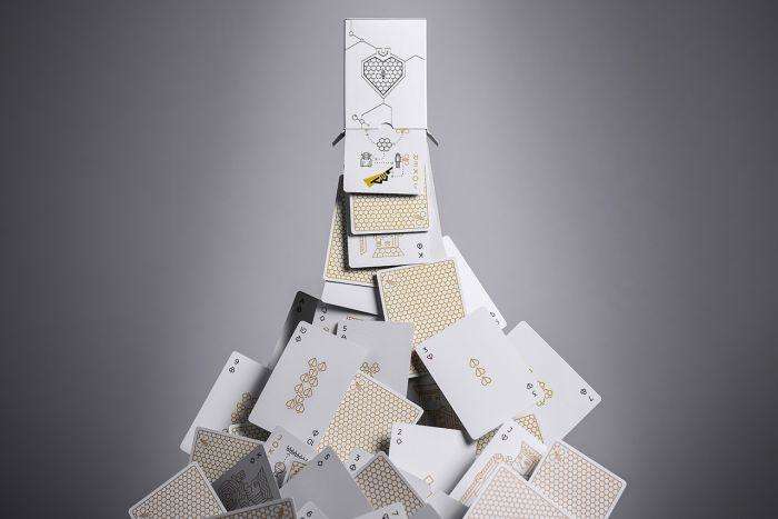 PlayingCardDecks.com-Super Bees v2 Playing Cards Cartamundi