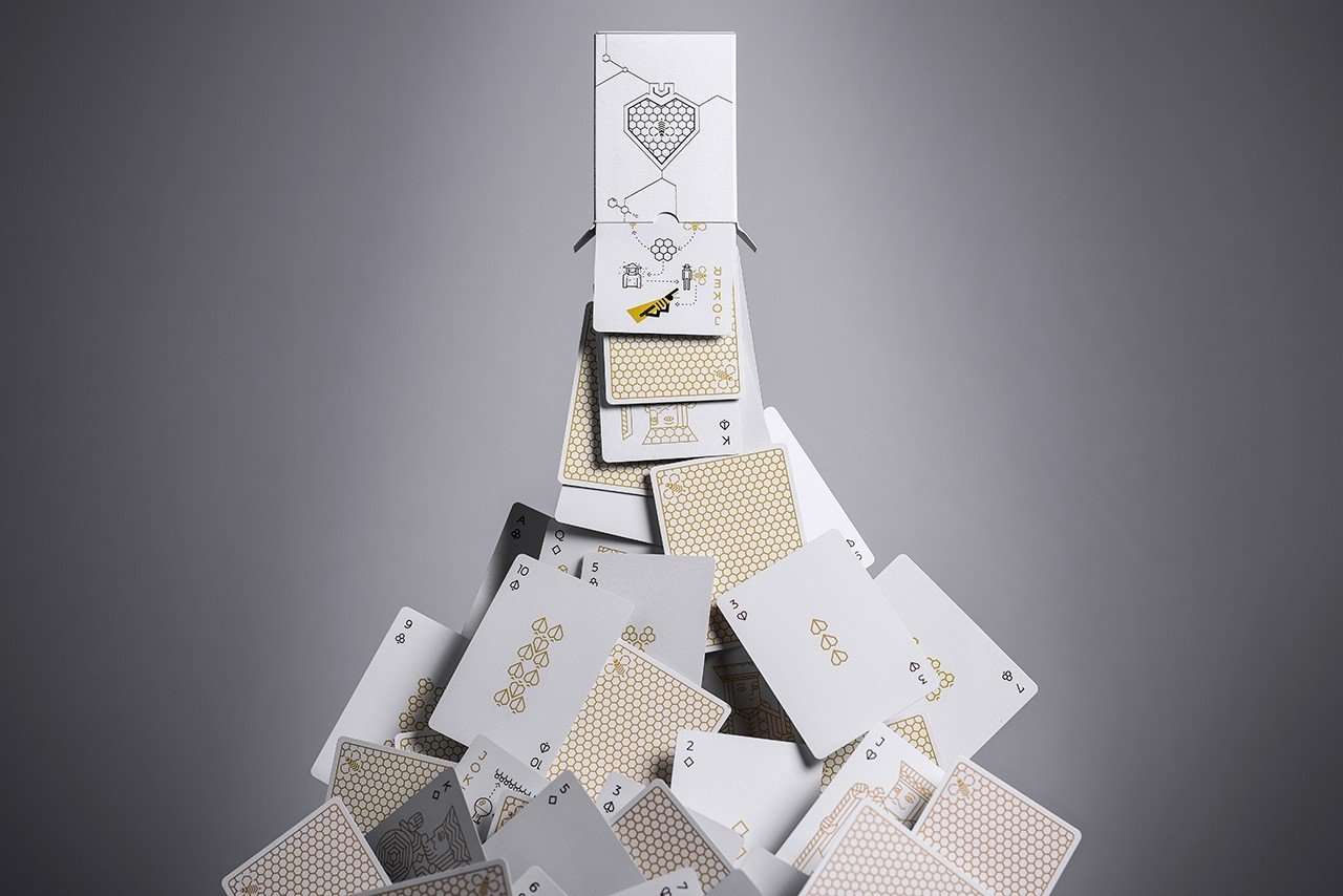 PlayingCardDecks.com-Super Bees Playing Cards Cartamundi