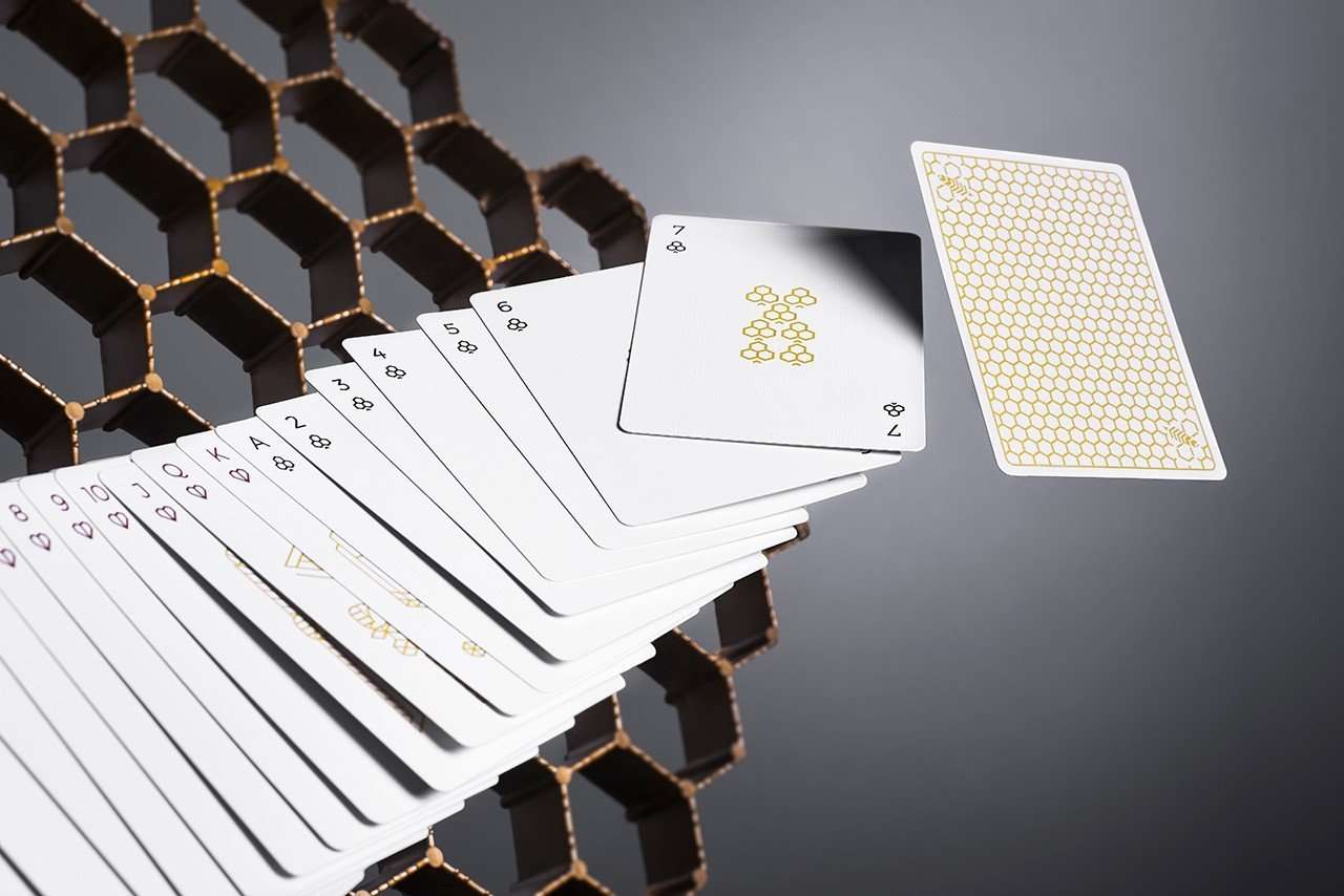 PlayingCardDecks.com-Super Bees Playing Cards Cartamundi