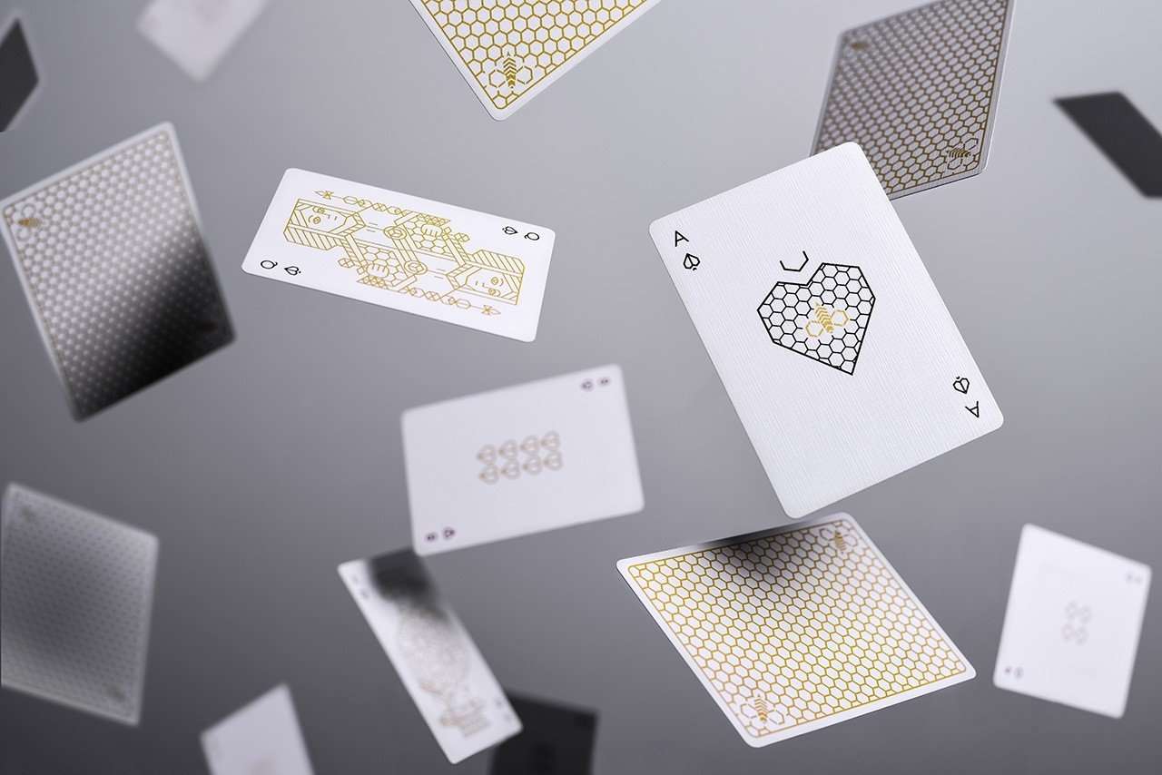 PlayingCardDecks.com-Super Bees Playing Cards Cartamundi