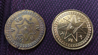 PlayingCardDecks.com-Inspyring Trick Coins