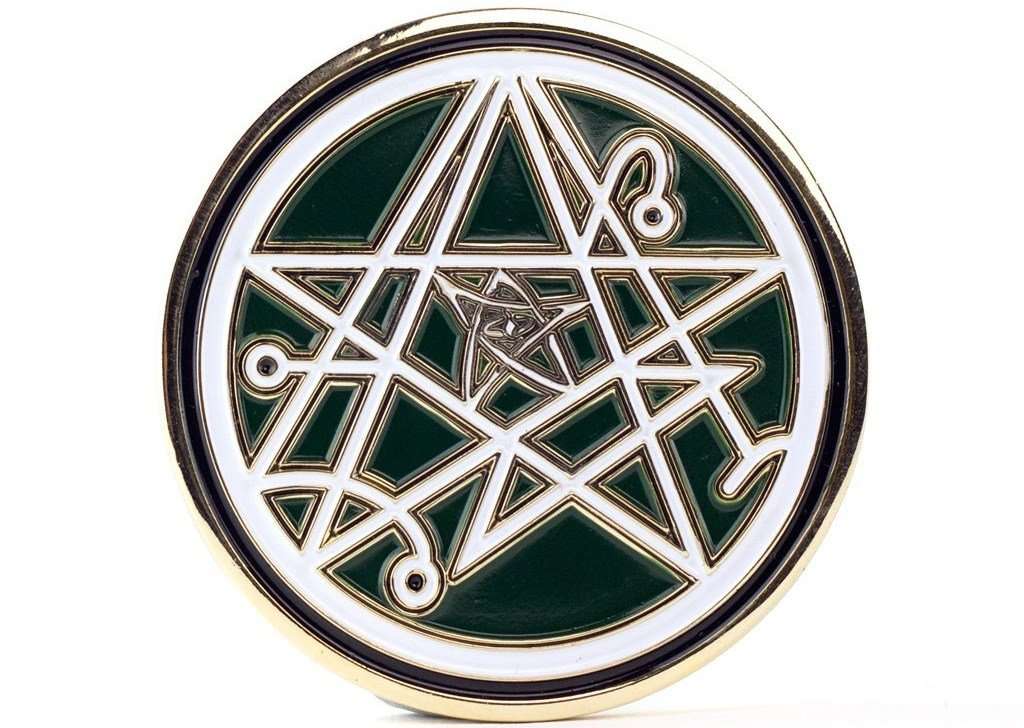 PlayingCardDecks.com-Call of Cthulhu Sigil of the Gateway Card Cover Coin