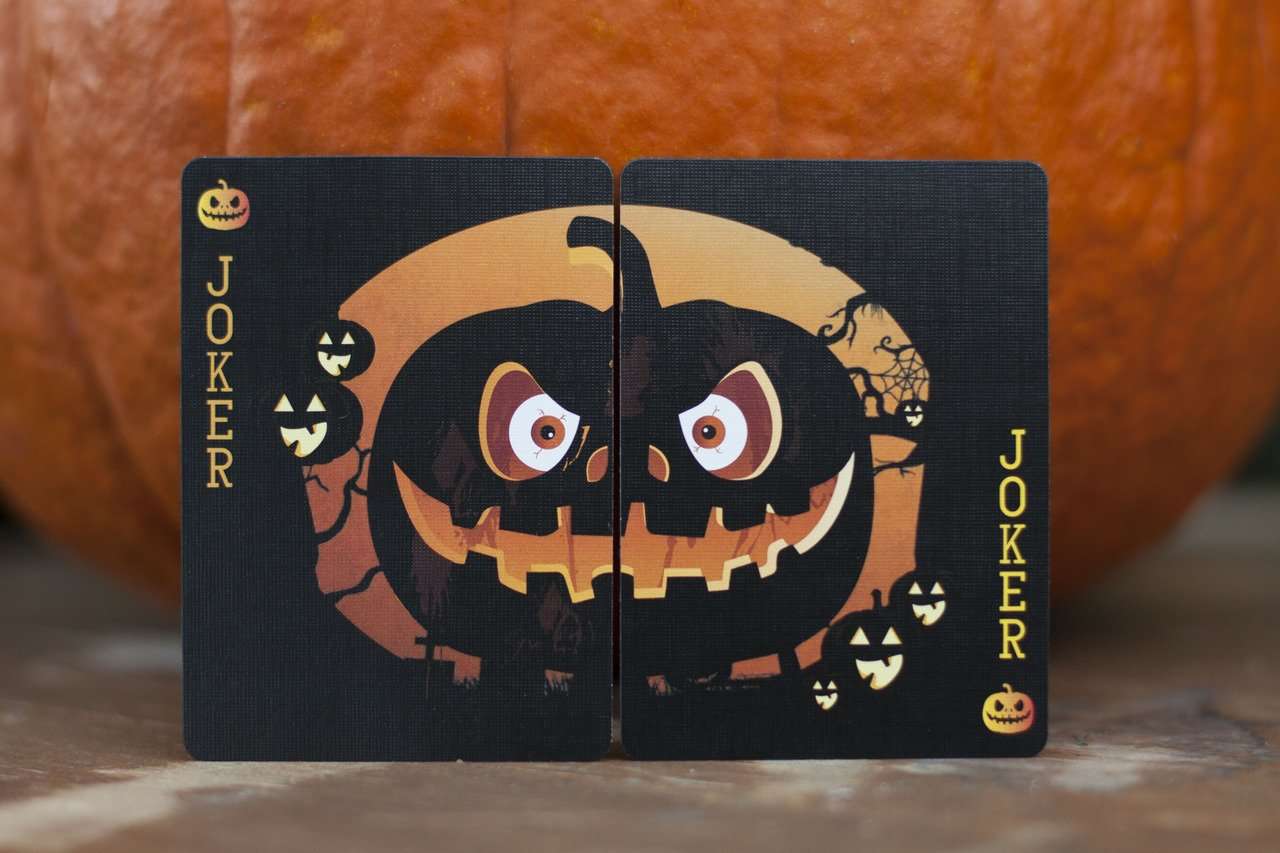 Halloween Playing Cards USPCC – PlayingCardDecks.com