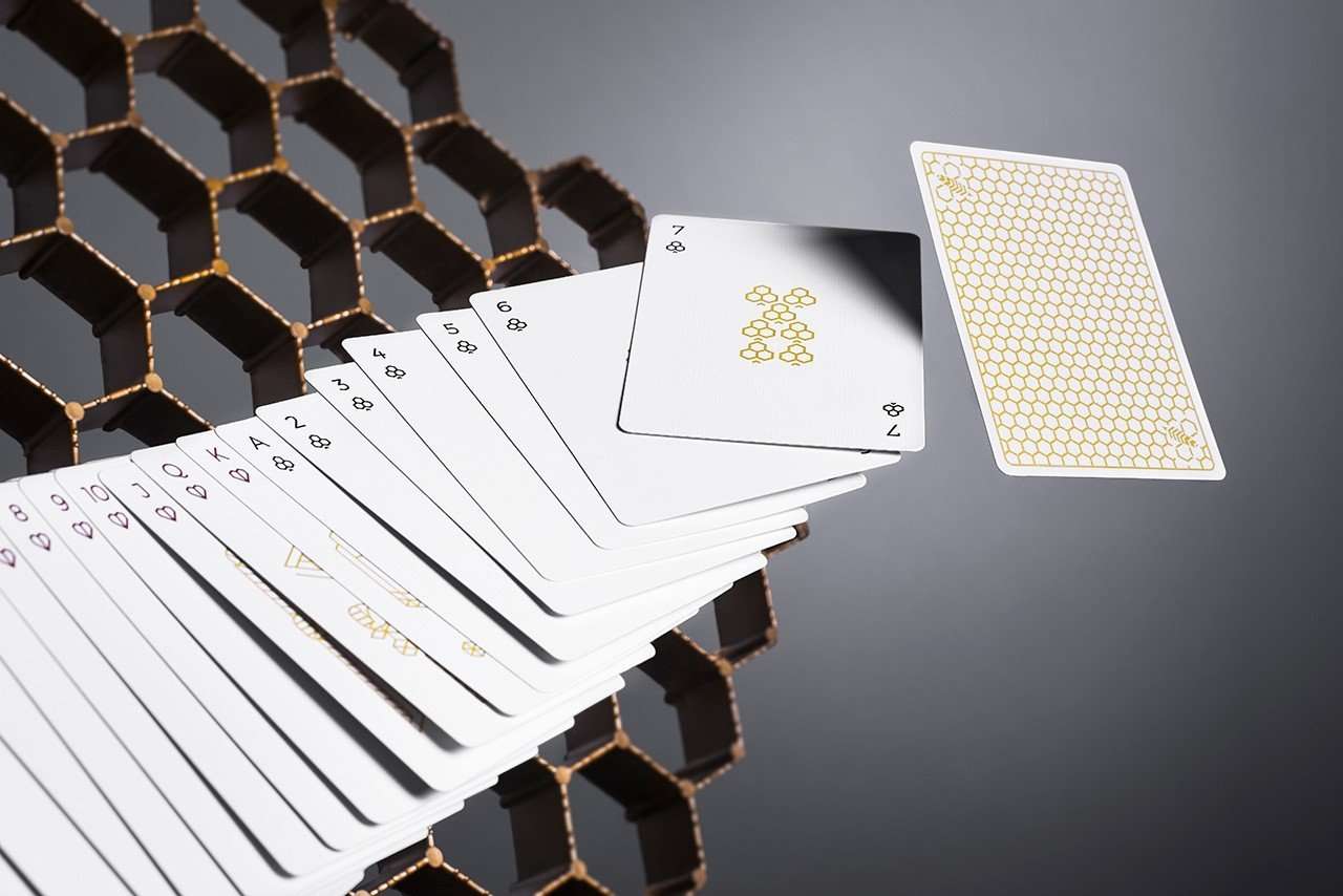 PlayingCardDecks.com-Super Bees Playing Cards Cartamundi